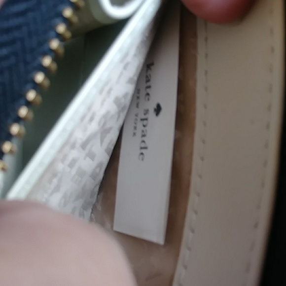 Kate Spade patent leather wristlet wallet - Picture 7 of 15